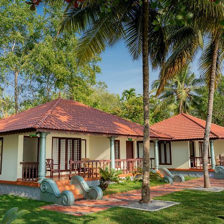 Dhathri Ayurveda Resort And Panchakarma Centre Kayankulam ภายนอก รูปภาพ