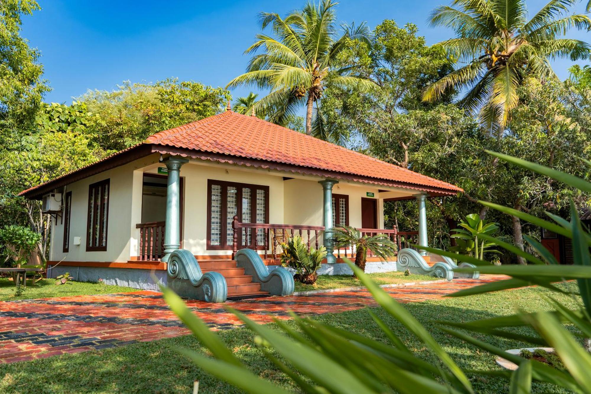 Dhathri Ayurveda Resort And Panchakarma Centre Kayankulam ภายนอก รูปภาพ